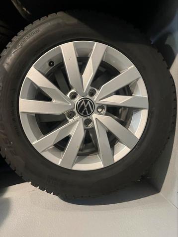Volkswagen passat winterset 215-60-16 beschikbaar voor biedingen
