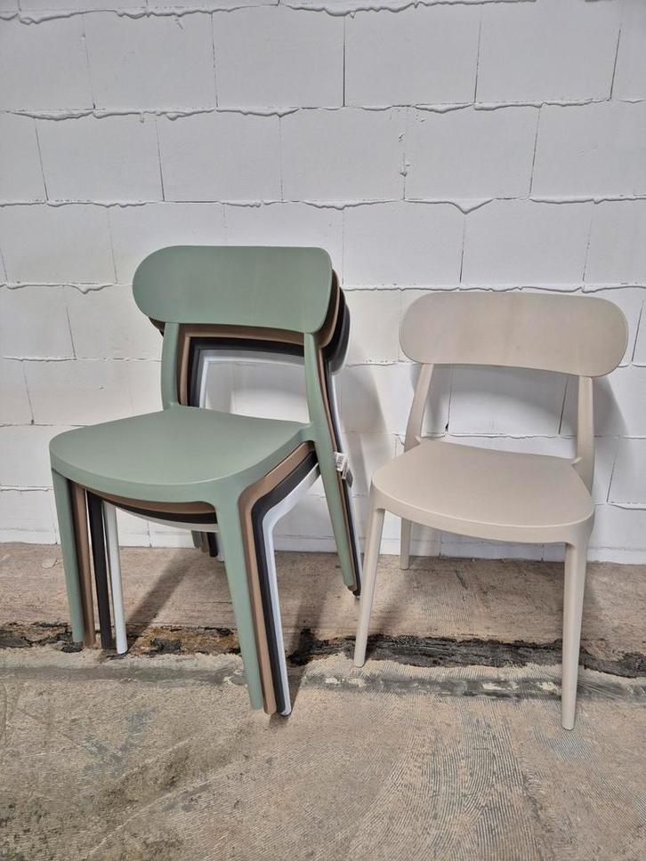 Stapelbare Stoelen - Horeca, Eetkamer, Tuin, Huis en Inrichting, Stoelen, Vijf, Zes of meer stoelen, Overige kleuren, Ophalen of Verzenden