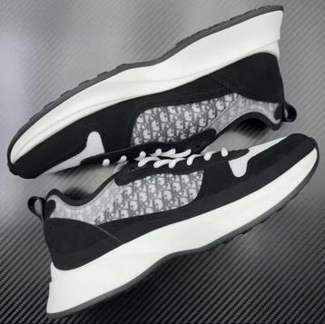 Dior b25 maten 36-45 beschikbaar voor biedingen