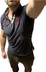 Donkerblauwe Polo met Rode Accentstrepen - Maat M, Kleding | Heren, Overhemden, Verzenden, Zo goed als nieuw, Blauw, Halswijdte 39/40 (M)