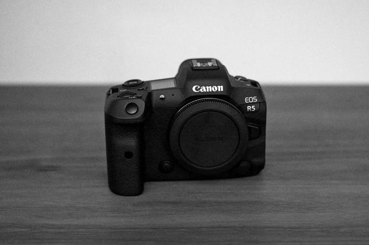 Lagere prijs Canon EOS R5 - 3059 clicks – fabrieksgarantie, Audio, Tv en Foto, Fotocamera's Digitaal, Nieuw, Spiegelreflex, Canon