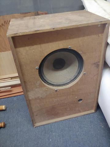 Subwoofer (?) zelfbouw werking onbekend beschikbaar voor biedingen