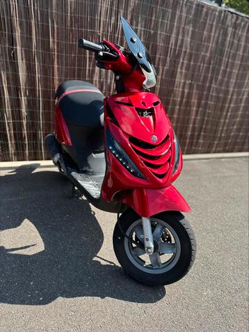 Piaggio zip 4t start rijd remt goed Brom ! beschikbaar voor biedingen