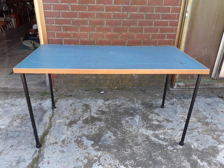 Industriële tafel '60s ( Retro/Vintage/Design ), Huis en Inrichting, Tafels | Eettafels, Gebruikt, 50 tot 100 cm, 100 tot 150 cm
