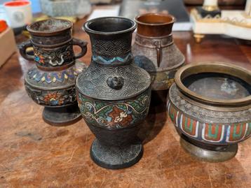 4 antieke Cloisonne vazen hoogste 18 cm. €100 samen  beschikbaar voor biedingen