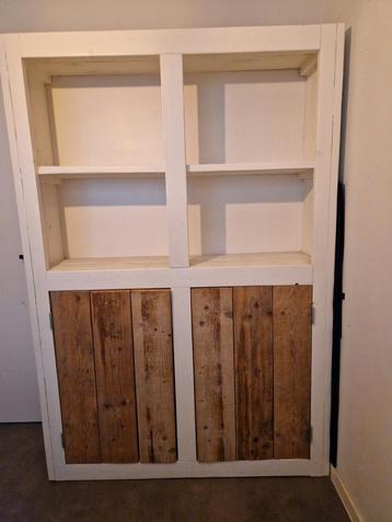 Goede degelijke kast