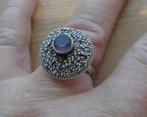zilveren ring met amethist steen [866], Sieraden, Tassen en Uiterlijk, Ringen, Met edelsteen, Dame, Zo goed als nieuw, Zilver