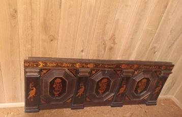 Antiek wandpaneel hout / Antique decorative wood panel beschikbaar voor biedingen