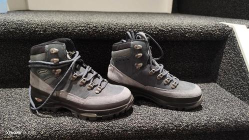Nieuwe Lowa's 38 hoge wandelschoenen dames Lisa grijstinten, Sport en Fitness, Bergsport en Wandelen, Nieuw, Schoenen, Ophalen of Verzenden