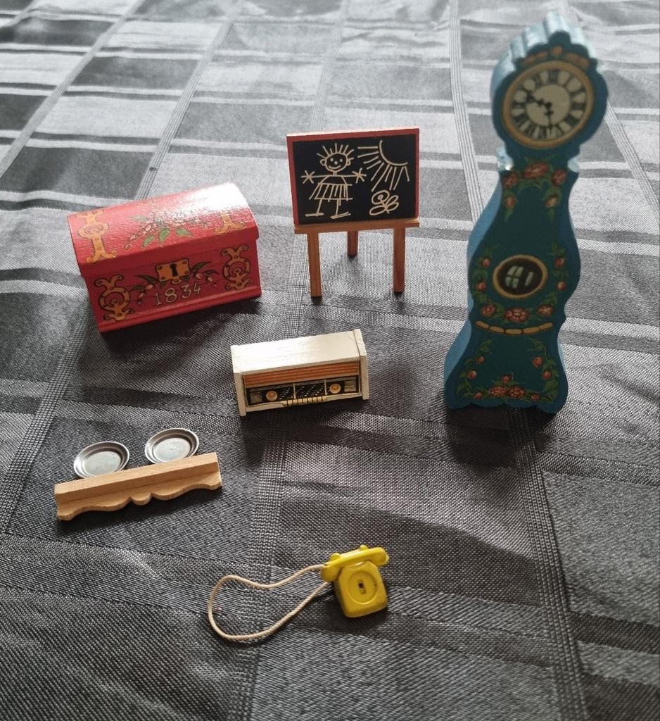 Poppenhuis miniaturen klok, radio, telefoon enz. Lundby Lisa, Ophalen of Verzenden, Zo goed als nieuw, Poppenhuis