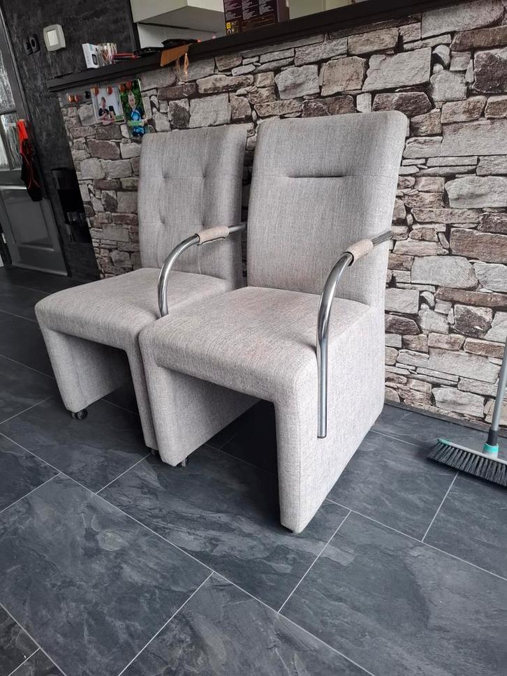 6 grijze eetkamerstoelen op wieltjes, Huis en Inrichting, Stoelen, Ophalen