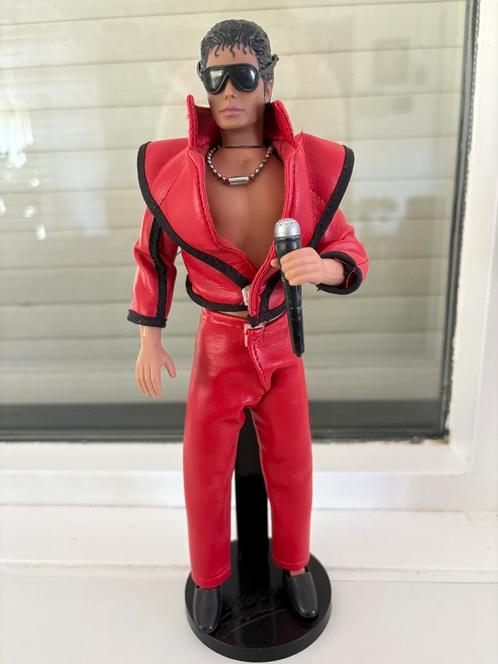 Michael Jackson pop op standaard (compleet), Verzamelen, Muziek, Artiesten en Beroemdheden, Zo goed als nieuw, Pop, Beeldje of Miniatuur