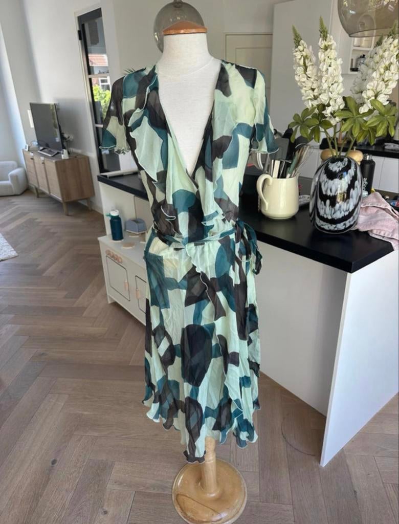 Dries van Noten zijden overslagjurk maat 36/38, Kleding | Dames, Ophalen of Verzenden, Zo goed als nieuw, Maat 36 (S), Onder de knie