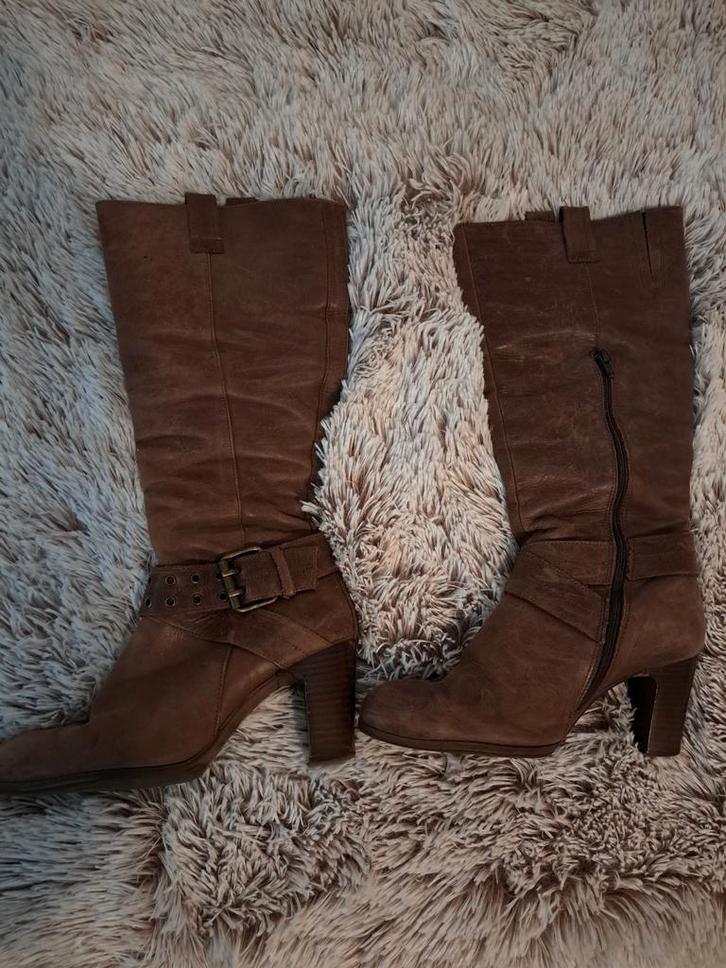 LEREN LAARZEN BRUIN MAAT 39 IN PRIMA STAAT., Kleding | Dames, Schoenen, Zo goed als nieuw, Hoge laarzen, Bruin, Ophalen of Verzenden