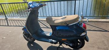 Vespa snorfiets super goede staat origineel beschikbaar voor biedingen