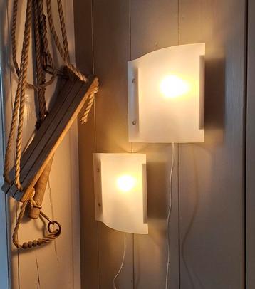 Twee ikea Wandlampen nachtlampen met Zacht Licht beschikbaar voor biedingen