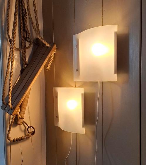 Twee ikea Wandlampen nachtlampen met Zacht Licht, Huis en Inrichting, Lampen | Wandlampen, Zo goed als nieuw, Kunststof, Ophalen of Verzenden