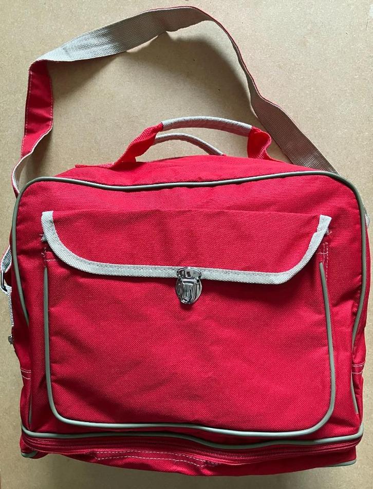 Rode weekendtas, Sieraden, Tassen en Uiterlijk, Tassen | Reistassen en Weekendtassen, Zo goed als nieuw, Rood, 40 tot 60 cm, 20 tot 30 cm