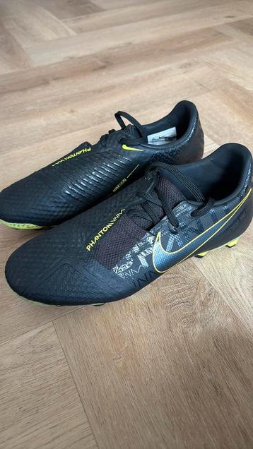 Nike voetbalschoenen maat 39 beschikbaar voor biedingen