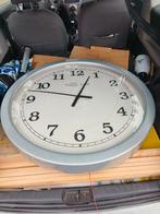 XXL NeXtime stationsklok – 95 cm – staal & hout – werkend, Huis en Inrichting, Woonaccessoires | Klokken, Ophalen, Zo goed als nieuw
