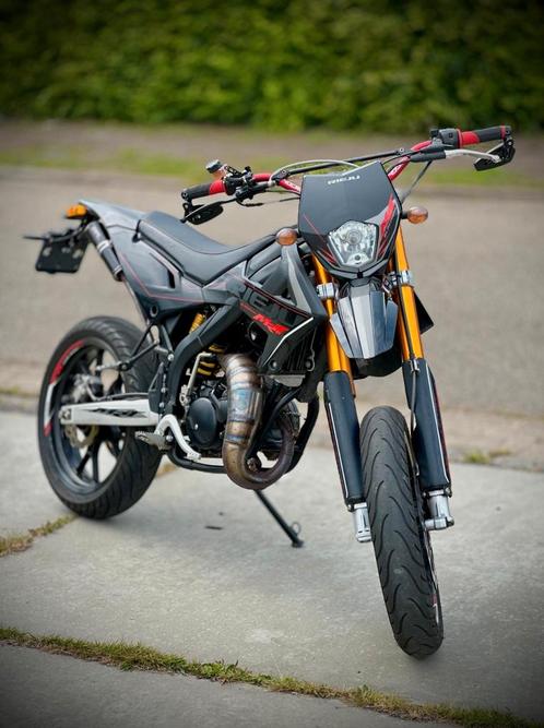 Rieju MRT Pro 2023 Black Series 50cc schakelbrommer, Fietsen en Brommers, Brommers | Overige merken, Zo goed als nieuw, Maximaal 45 km/u
