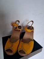 Swedish Hasbeens  maat 39, Kleding | Dames, Schoenen, Verzenden, Geel, Sandalen of Muiltjes, Zo goed als nieuw