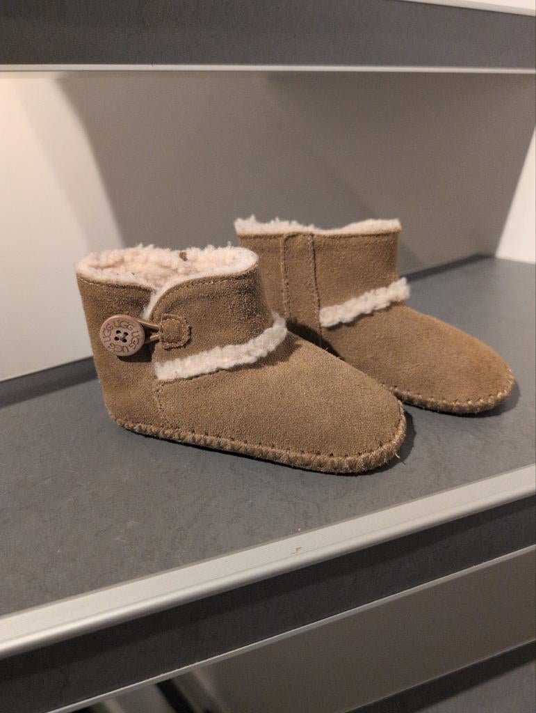 UGG Slofjes Maat 20.5 - Ongedragen!, Kinderen en Baby's, Babykleding | Schoentjes en Sokjes, Nieuw, Jongetje of Meisje, Slofjes