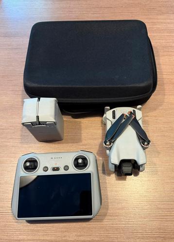 Dji mini 3 fly more combo + smart controle beschikbaar voor biedingen