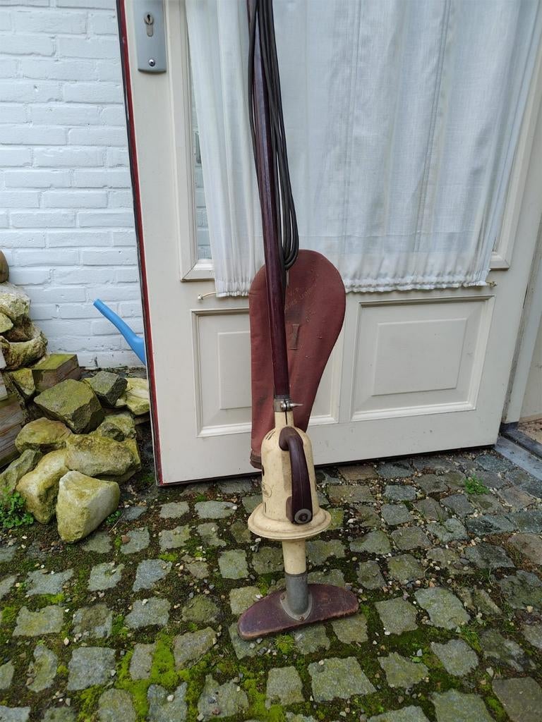 Ouderwetse AEG Stofzuiger - Vintage!, Ophalen of Verzenden, Gebruikt, Stofzak, Stofzuiger