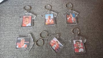 feyenoord pins badges sleutelhangers  beschikbaar voor biedingen