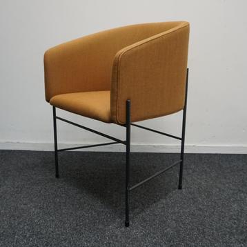 New Works Covent Chair Design Stoelen | Okergeel | Stoel beschikbaar voor biedingen