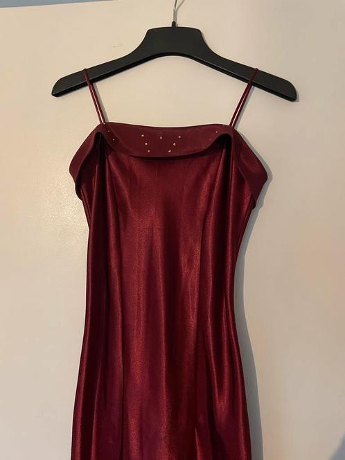 Bordeaux Rode Galajurk, Kleding | Dames, Jurken, Zo goed als nieuw, Maat 34 (XS) of kleiner, Rood, Onder de knie, Ophalen of Verzenden