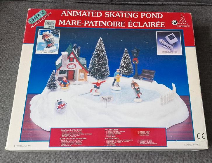 Lemax Animated Skating Pond 54106A, Diversen, Kerst, Gebruikt, Ophalen of Verzenden