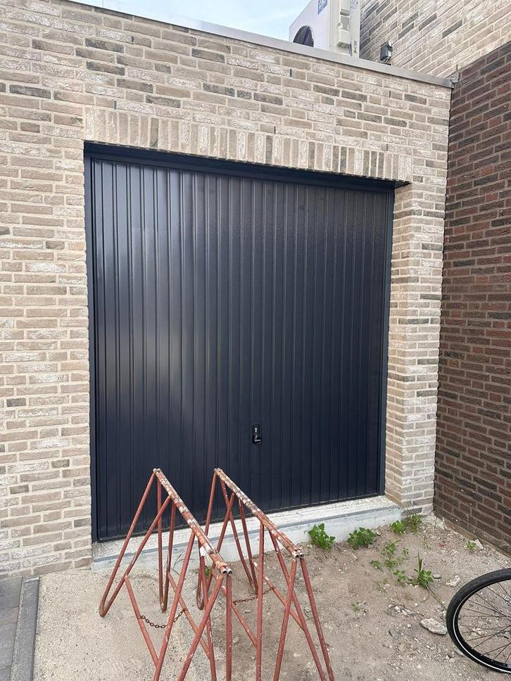 Hormann garagedeur (kanteldeur) - als nieuw, Doe-het-zelf en Verbouw, Deuren en Horren, Zo goed als nieuw, Garagedeur, 215 cm of meer