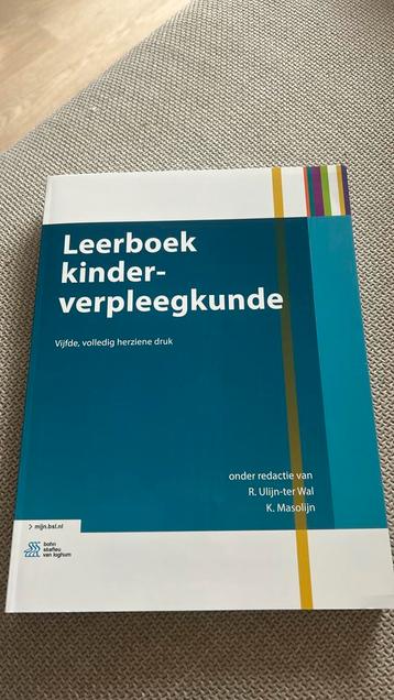 Leerboek kinderverpleegkunde beschikbaar voor biedingen