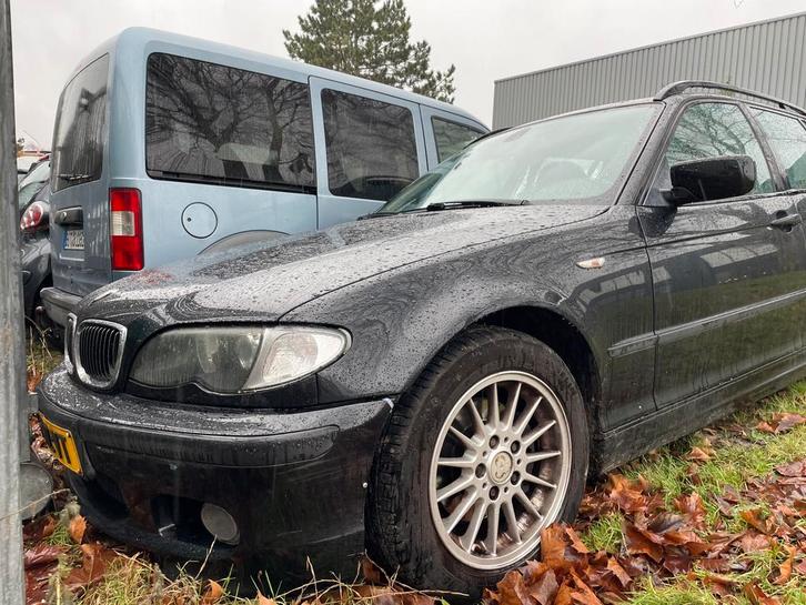 BMW 3-Serie 2.0 I 318 Touring 2002 Zwart start, Auto's, BMW, Particulier, 3-Serie, Benzine, C, Stationwagon, Handgeschakeld, Origineel Nederlands