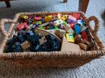 Grote houten treinbaan in mand, Kinderen en Baby's, Speelgoed | Houten speelgoed, Ophalen, Gebruikt, Overige typen