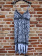 grijs met witte folklore jurk van Vero Moda - mt XS, Vero Moda, Ophalen of Verzenden, Zo goed als nieuw, Maat 34 (XS) of kleiner