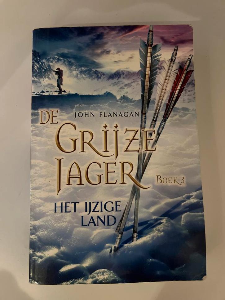 Grijze Jager 3: Het IJzige Land, Boeken, Fantasy, Zo goed als nieuw, Ophalen of Verzenden