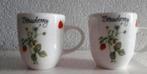 Twee Bekers Jet Strawberry, Huis en Inrichting, Keuken | Servies, Ophalen of Verzenden, Zo goed als nieuw, Overige stijlen, Kop(pen) en/of Schotel(s)
