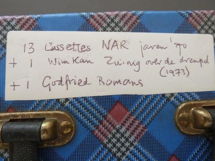 Gratis  Cabaret  NAR 1970-75 Cassettebandjes Ned. Art. Revue, Verzamelen, Muziek, Artiesten en Beroemdheden, Gebruikt, Foto of Kaart