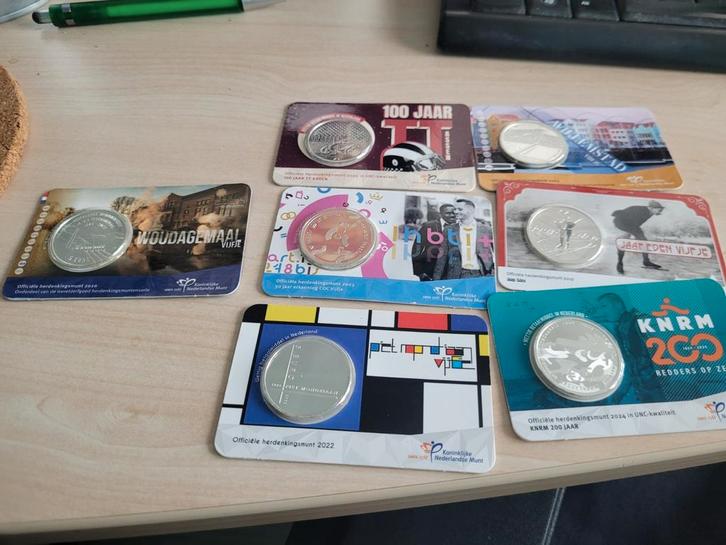 Herdenkingsmunten vijfjes coincards diverse soorten 7x, Postzegels en Munten, Munten | Nederland, Setje, Euro's, Ophalen of Verzenden