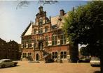 Klundert, Stadhuis - auto - 1982 gelopen, Verzamelen, Ansichtkaarten | Nederland, Ophalen of Verzenden, Voor 1920, Gelopen, Noord-Brabant