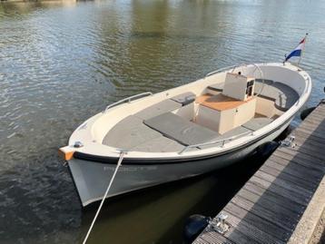 LIFESTYLE 600 MET 27 PK SOLÉ 3-CILINDER MOTOR!    beschikbaar voor biedingen