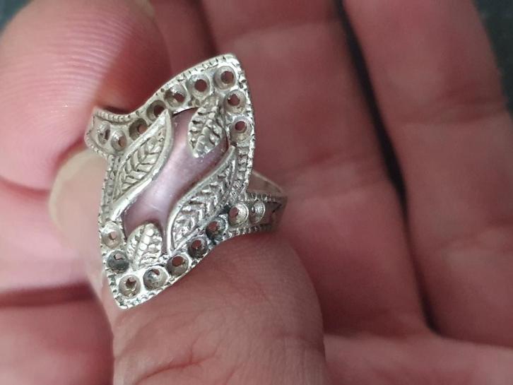 925 Zilveren Dames Ring Met Rooskwarts steen €20, Sieraden, Tassen en Uiterlijk, Ringen, Gebruikt, Dame, 17 tot 18, Zilver, Zilver