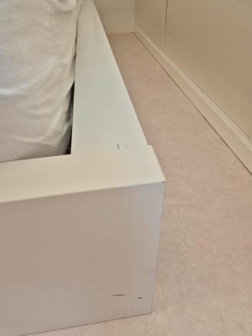 IKEA Bedframe + Lattenbodem (zonder matras) - afbeelding 2