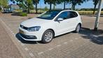 Volkswagen Polo 1.0 mpi 2015 stoelverwarming- afn. trekhaak, Stof, Zwart, Wit, Handgeschakeld