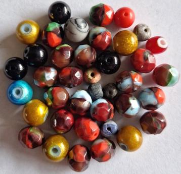 Mix meerkleurige glas kralen 5-8 mm beschikbaar voor biedingen