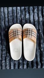 Burberry slippers maat 42, Ophalen of Verzenden, Zo goed als nieuw, Zwart