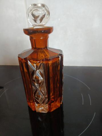 Antiek Boheems Parfumflesje beschikbaar voor biedingen